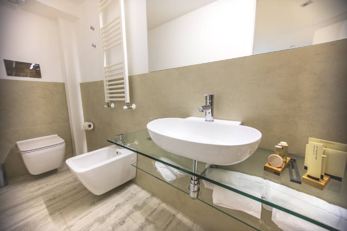 La Cala Suite Quaroni Rooms hystoric center of Palermo